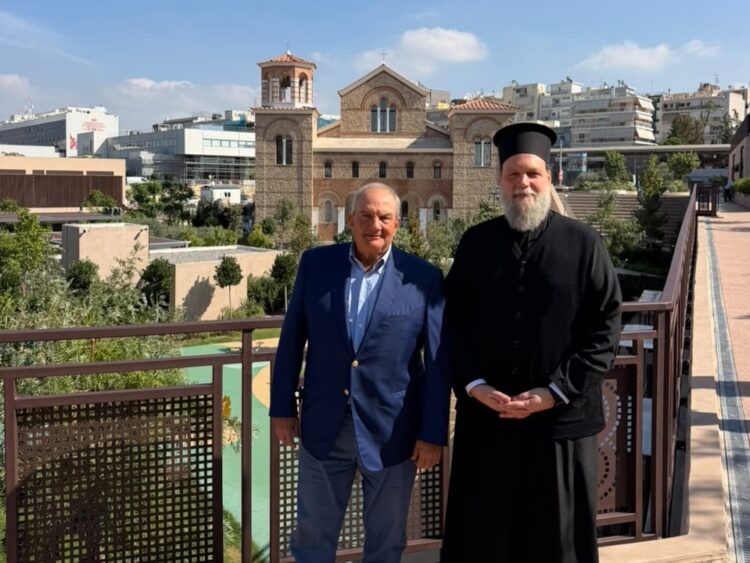 Ο πρ. Πρωθυπουργός κ. Κώστας Καραμανλής στο «Ιωνικό Κέντρο» της Ιεράς Μητροπόλεως Ν. Ιωνίας