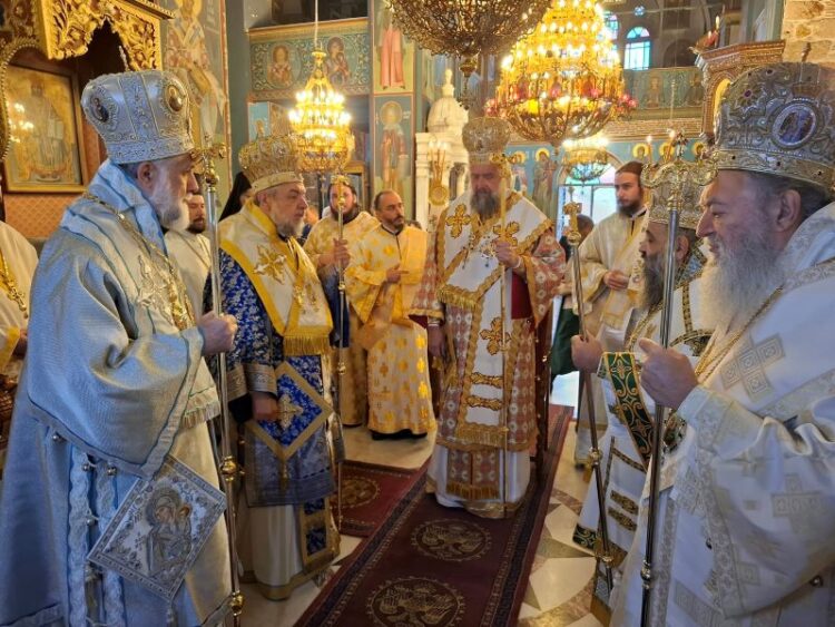 Αρχιερατικό Συλλείτουργο στο Βασιλικό και μνημόσυνα των γονέων του Μητροπολίτη Χαλκίδος