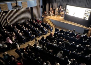 Με μεγάλη συμμετοχή παιδιών η παράσταση θεάτρου σκιών «Το ΟΧΙ του ’40 και ο Καραγκιόζης Λοχίας» που διοργάνωσε το Πνευματικό Κέντρο  της Ιεράς Μητροπόλεως Κίτρους